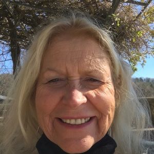 Meet your Posher, Carolyn